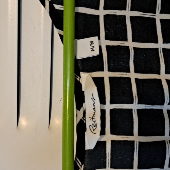 Sz M B/W Sleeveless top w hi front/ low back. Semi sheer at back at mid back. - Picture 3 of 7